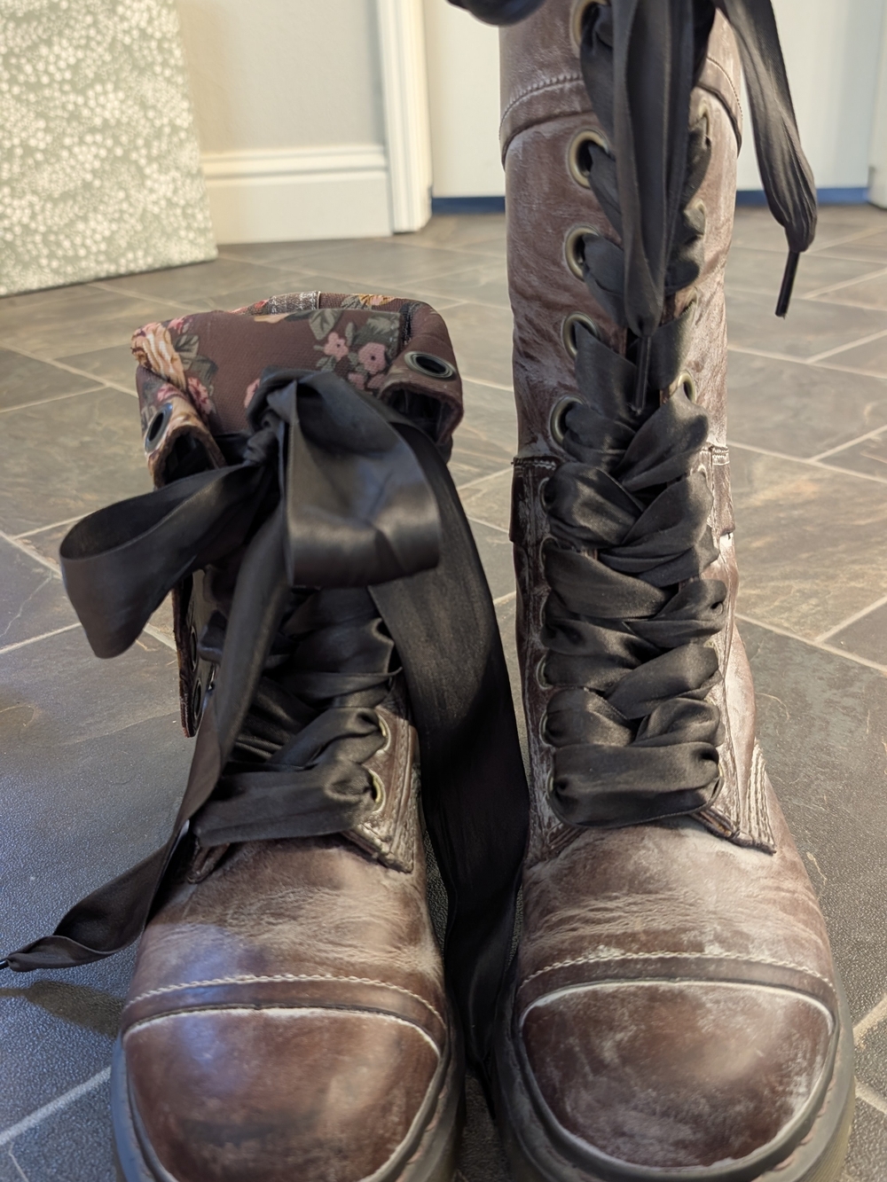 RARE Dr Martens Triumph 1914 Floral Brown Lace-Up Combat Boots with Ribbon Laces